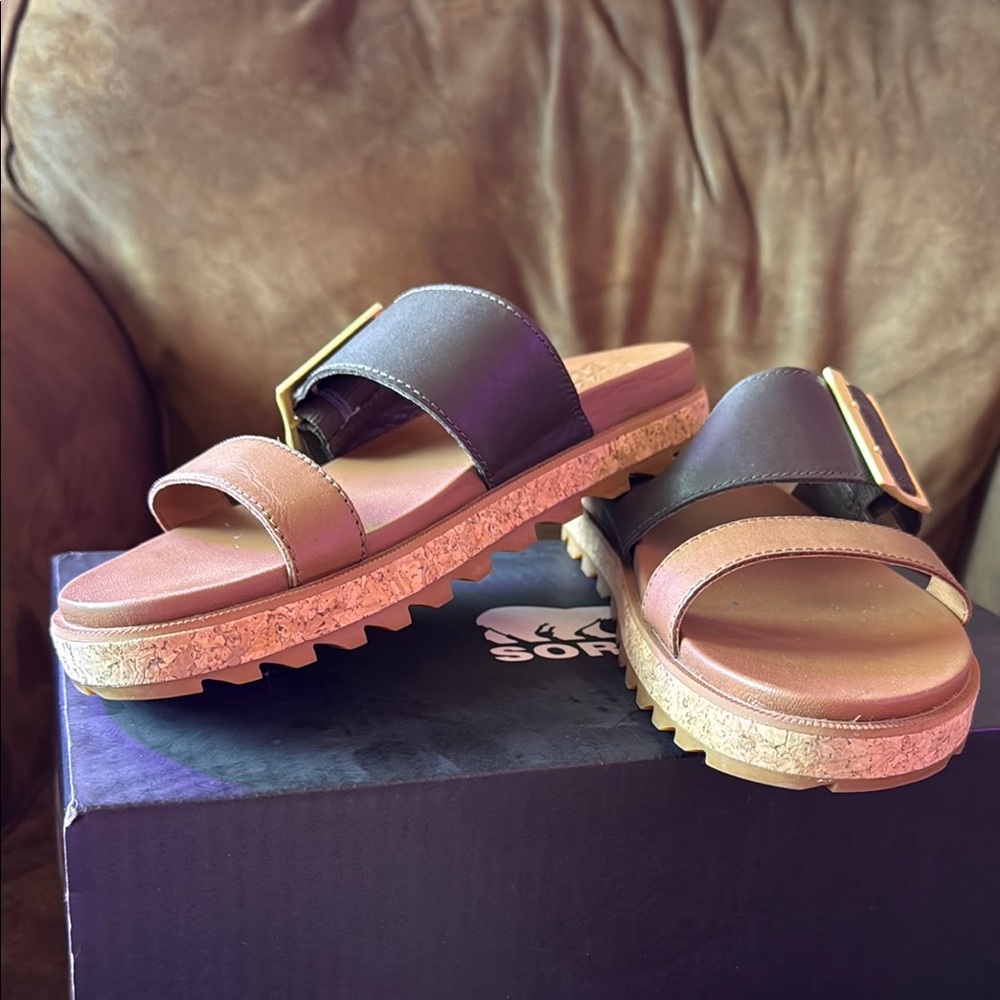 Sorel Two-Tone Brown and Black Slide Sandals with Gold Buckles - Picture 6 of 8
